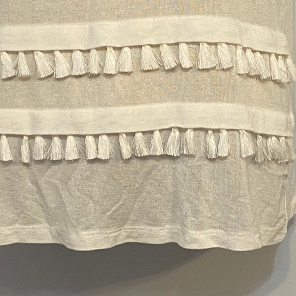 4/$35 H&M crop tee white tassels M short sleeve - Picture 2 of 5